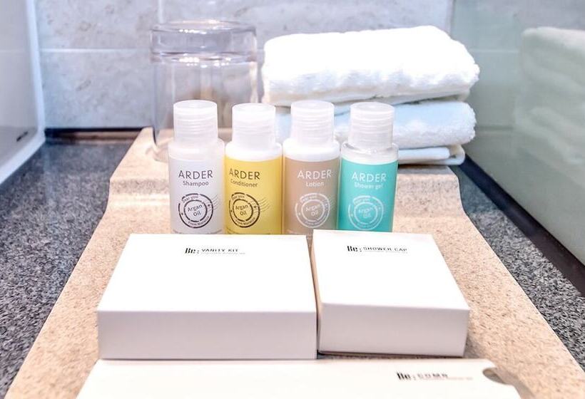 豪华三人间, Shalom Jeju