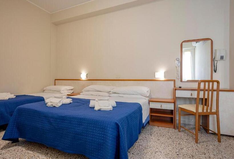 스탠다드 트리플 발코니 룸, Stella Del Mare