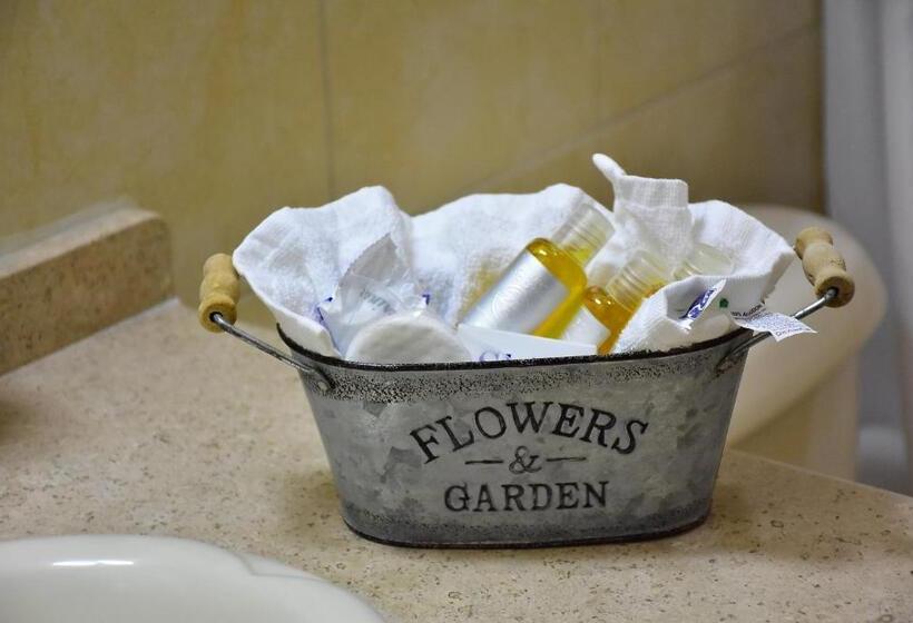 جناح غرفتين نوم, Suite Azomali