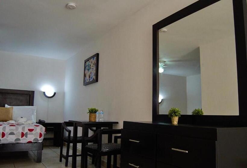 חדר דחוקס עם מיטת קינג, Del Alba Inn & Suites
