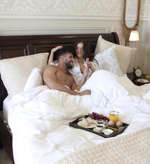 جناح جونيور, Vinnhaus