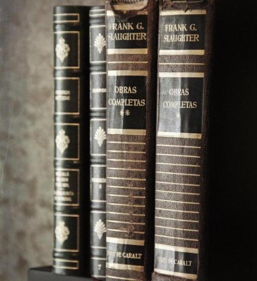 جناح جونيور, Vinnhaus