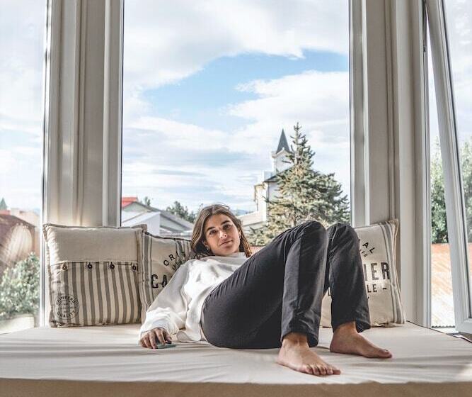 جناح جونيور, Vinnhaus