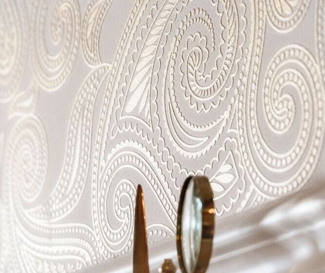 جناح جونيور, Vinnhaus