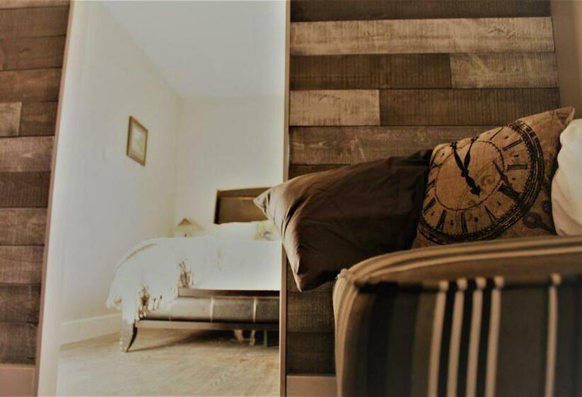 חדר סופריור, Huckleberry Cottage