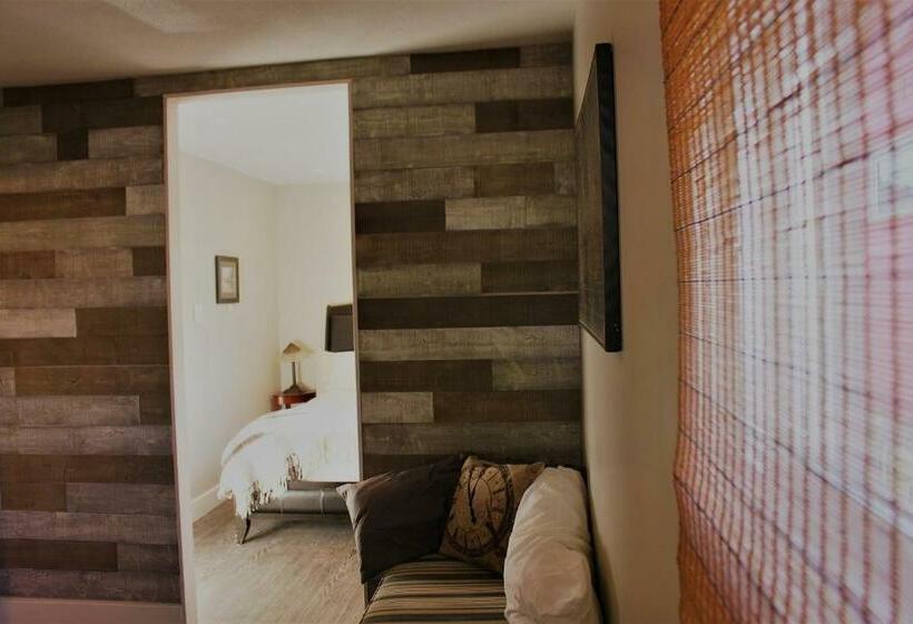 חדר סופריור, Huckleberry Cottage