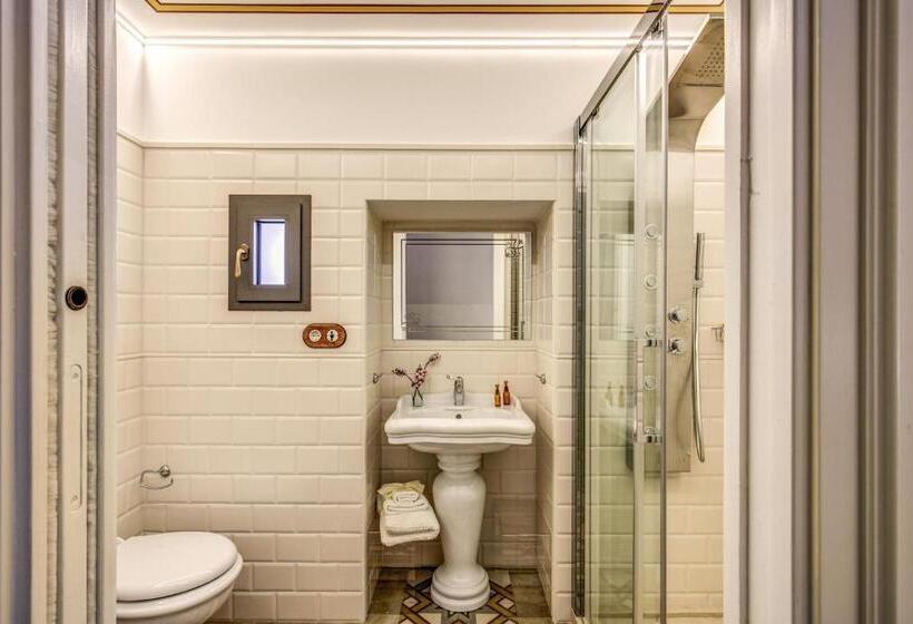 غرفة قياسية, Palazzo Stunis  Dimora Di Charme