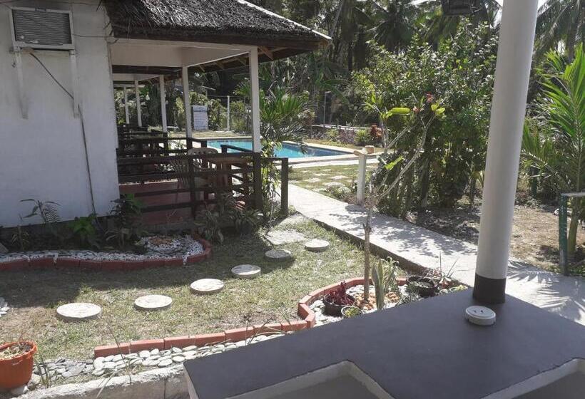 اتاق استاندارد یک تخته با سرویس بهداشتی مشترک, Dahilig Resort