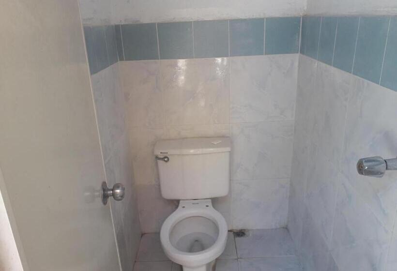 اتاق استاندارد یک تخته با سرویس بهداشتی مشترک, Dahilig Resort