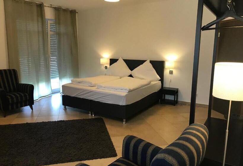 Четырехместный Номер Классик, Ds Hotel Restaurant Gronau
