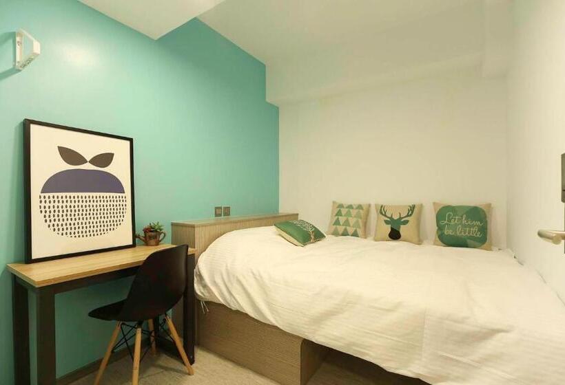 اتاق استاندارد یک تخته با سرویس بهداشتی مشترک, Flyinn Hostel