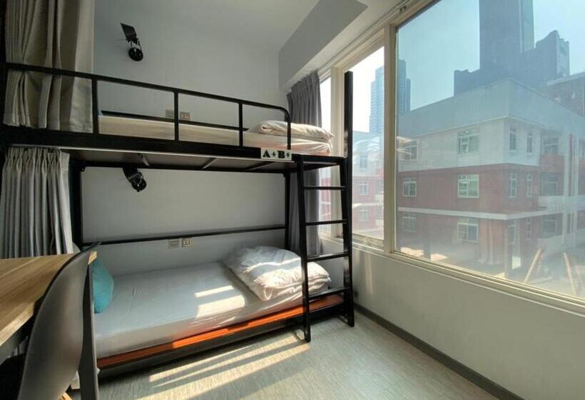 اتاق استاندارد با تختخواب دوطبقه و حمام مشترک, Flyinn Hostel