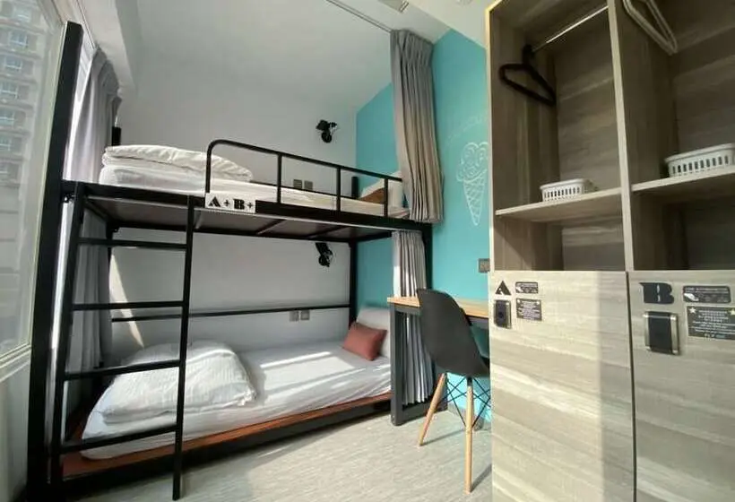 تختخواب در اتاق مشترک, Flyinn Hostel