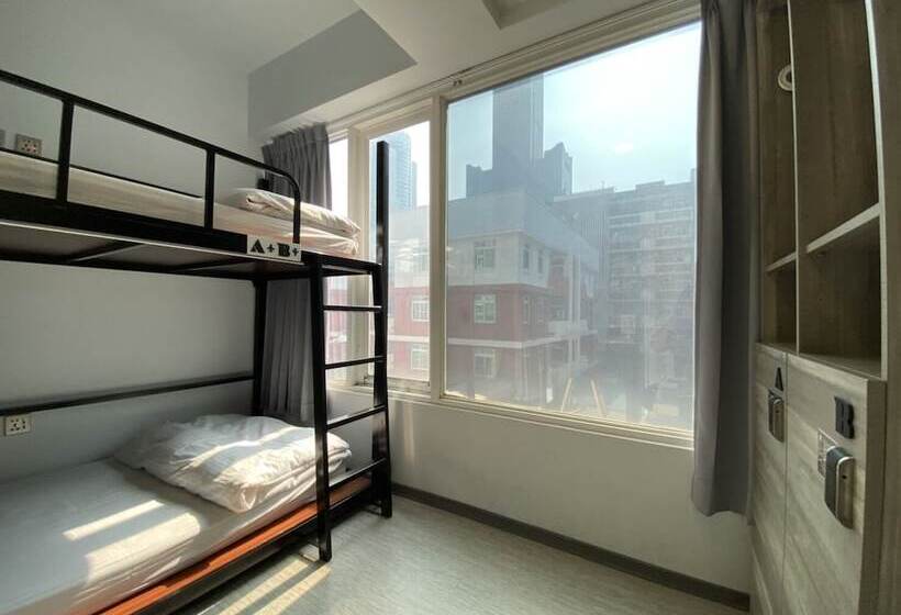 تختخواب در اتاق مشترک, Flyinn Hostel