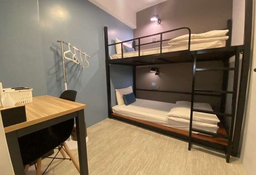 تختخواب در اتاق مشترک, Flyinn Hostel