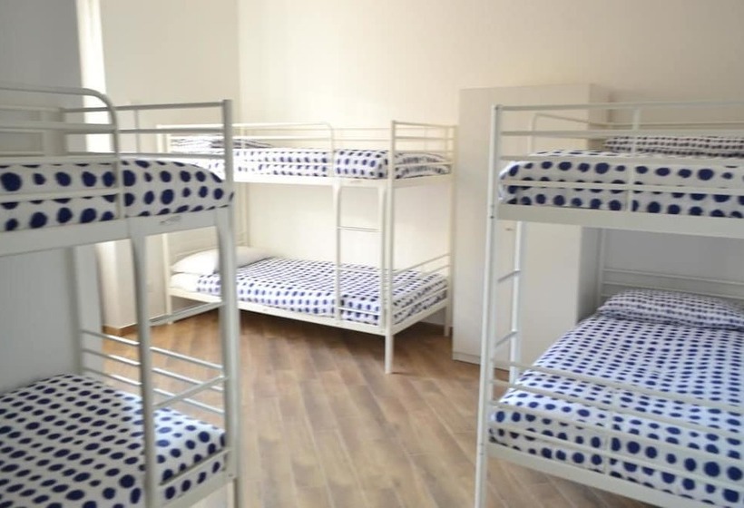 共用房间的床, Gloria Hostel Milano