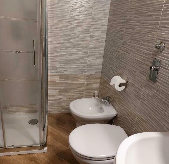 共用房间的床, Gloria Hostel Milano