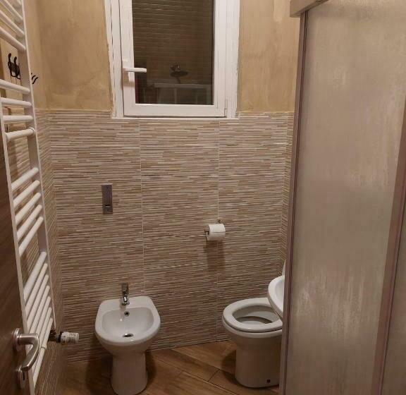 共用房间的床, Gloria Hostel Milano