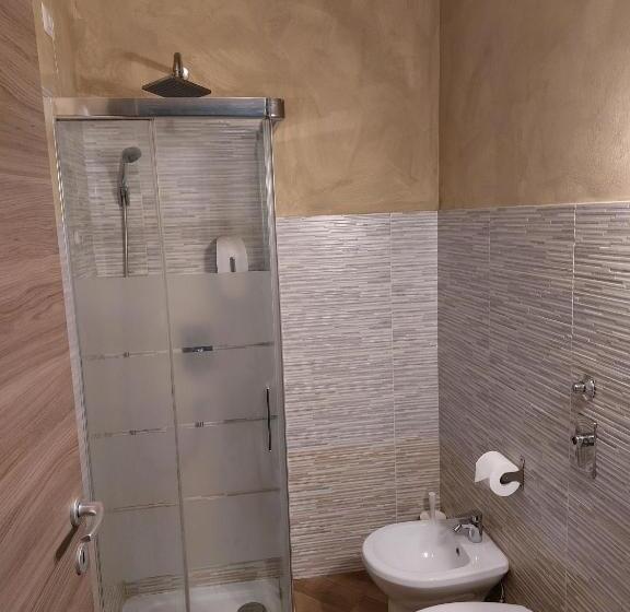 共用房间的床, Gloria Hostel Milano