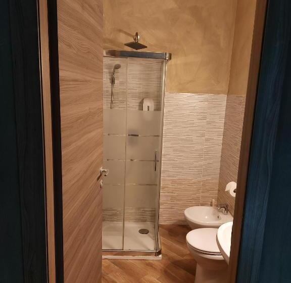 共用房间的床, Gloria Hostel Milano