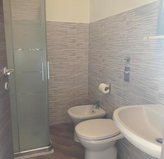 共用房间的床, Gloria Hostel Milano