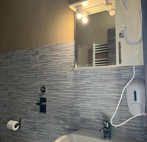 共用房间的床, Gloria Hostel Milano