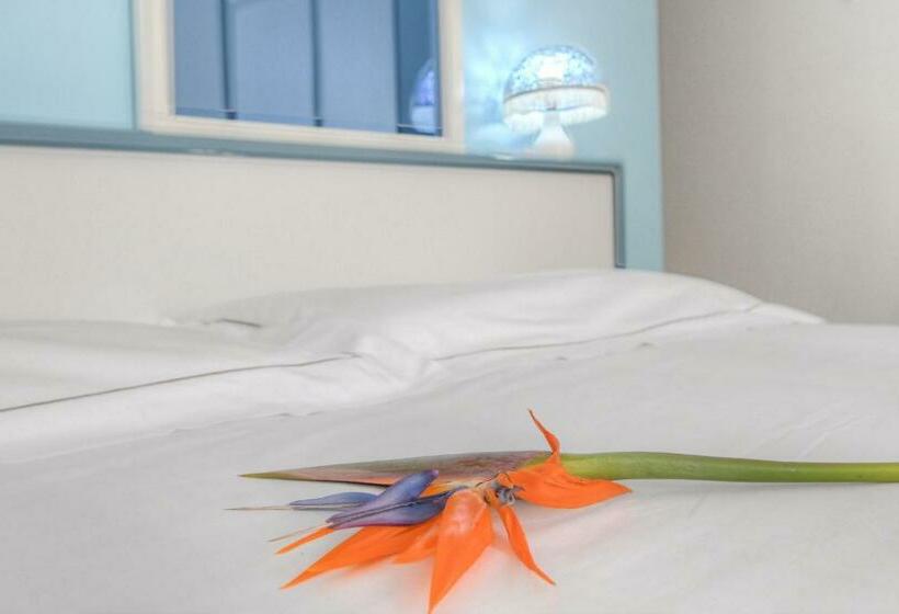 חדר סטנדרט, Arabesque