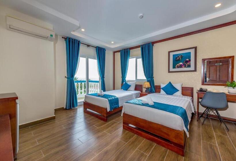 Deluxe Room with Balcony