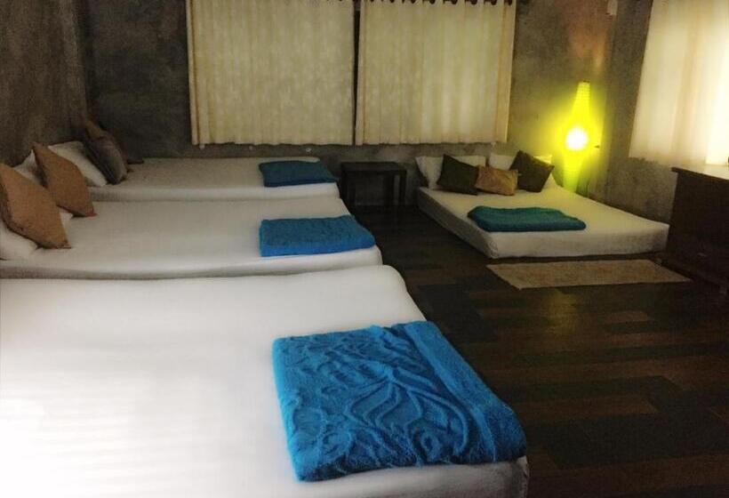 Chambre Familiale, Crescent Bay Resort