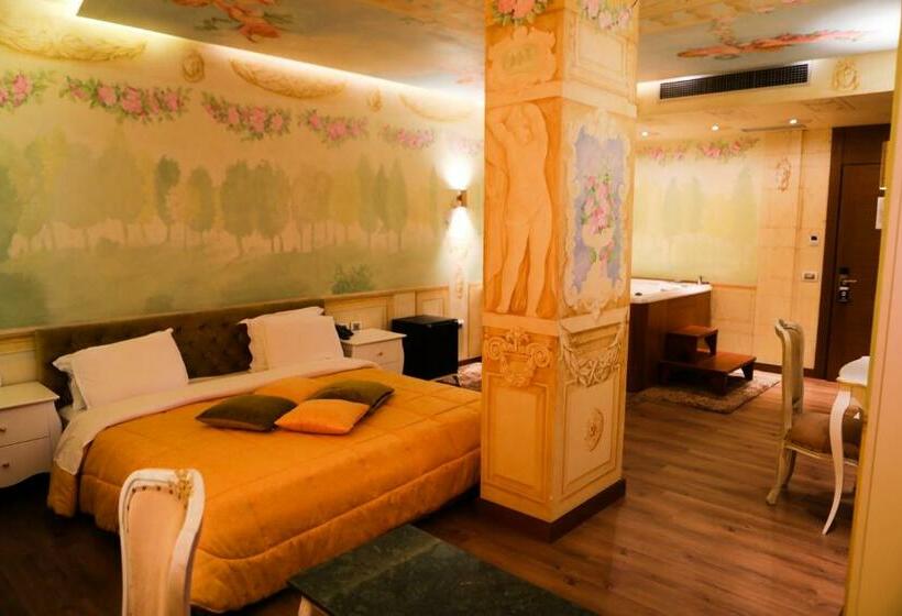 디럭스 스위트 킹 침대, Golden Ring Resort