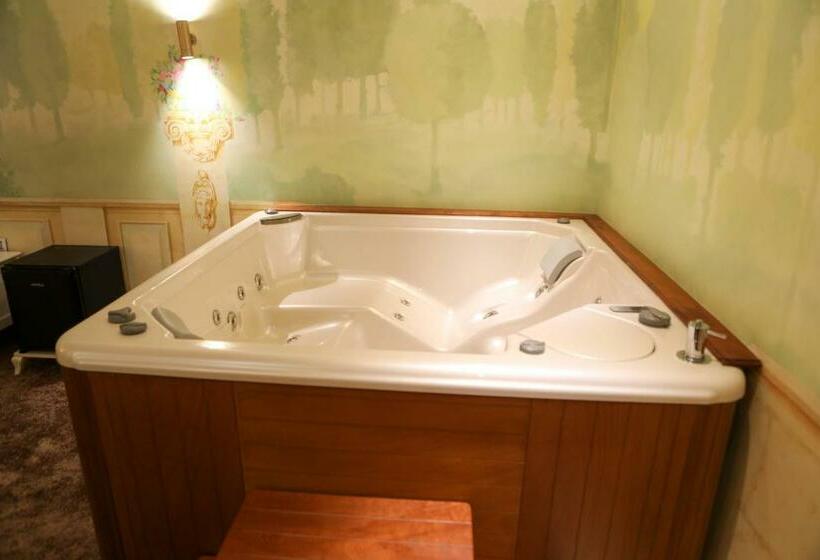 חדר דלוקס עם מיטת קינג, Golden Ring Resort