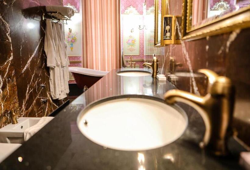 סוויטה דלוקס, Golden Ring Resort