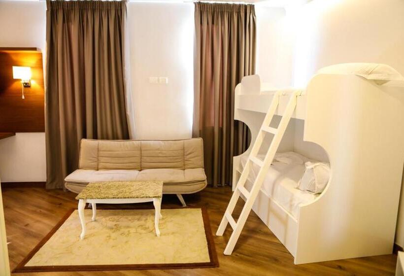 סוויטה משפחתית, Golden Ring Resort