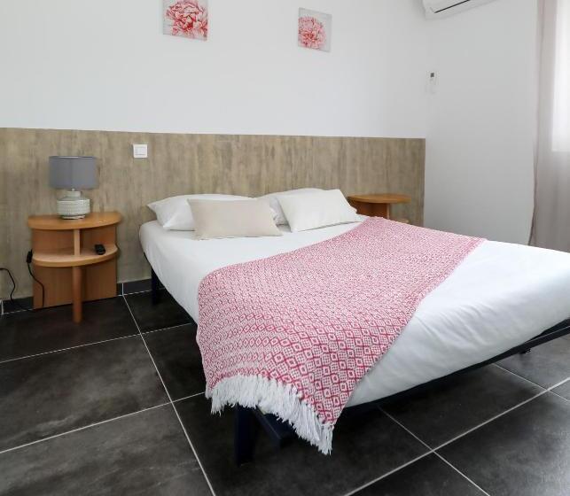 スタンダードルーム, Macchie E Fiori