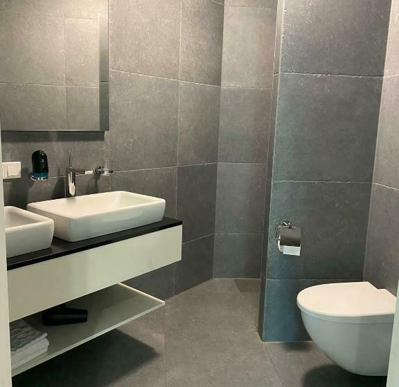 اتاق استاندارد, Mezger Lodges