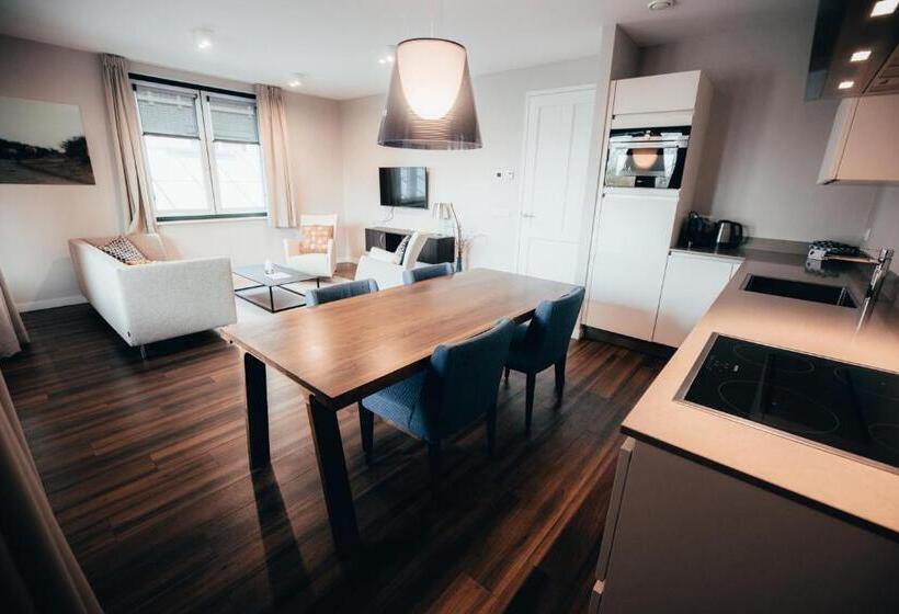 آپارتمان 1 خوابه, Mezger Lodges