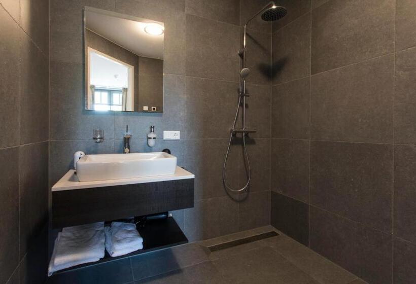 آپارتمان 2 خوابه, Mezger Lodges