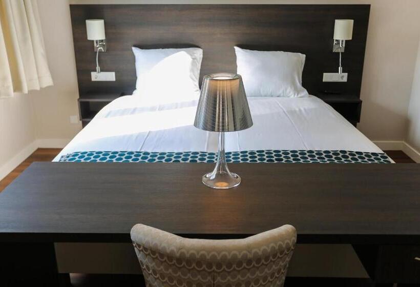 آپارتمان 2 خوابه, Mezger Lodges