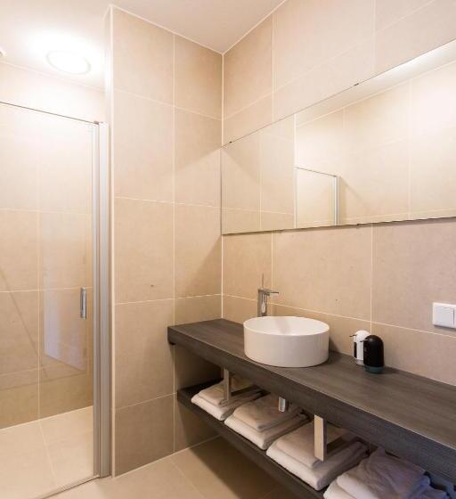 آپارتمان 3 خوابه, Mezger Lodges