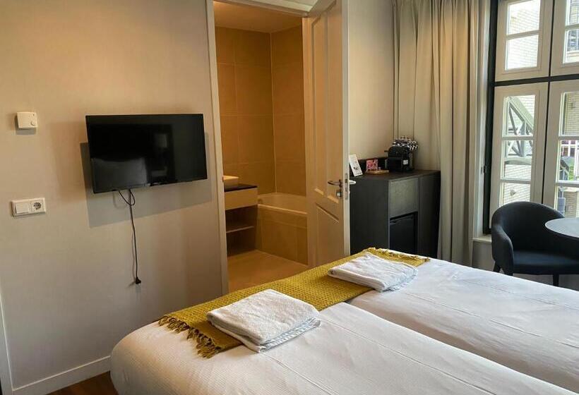 اتاق عادی, Mezger Lodges