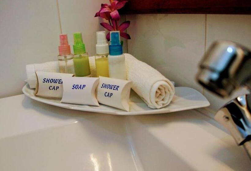 اتاق لوکس با بالکن و چشم‌انداز دریا, Mirissa Gate Resort