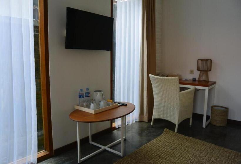 اتاق استاندارد با چشم‌انداز استخر, Shankara Borobudur