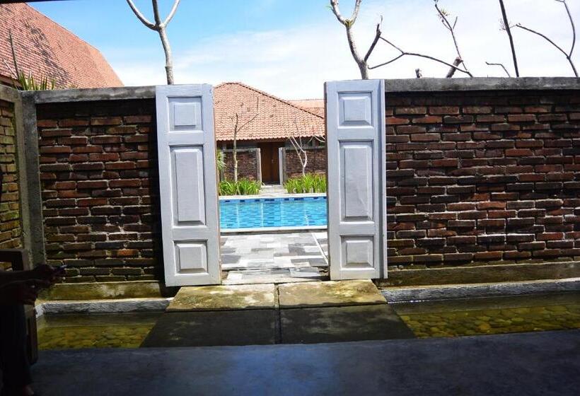 اتاق استاندارد با چشم‌انداز استخر, Shankara Borobudur