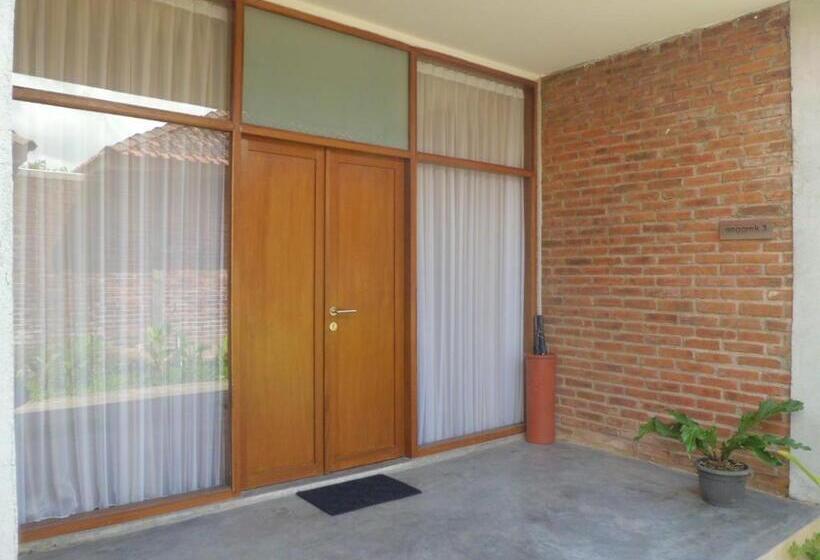 اتاق لوکس سه تخته, Shankara Borobudur