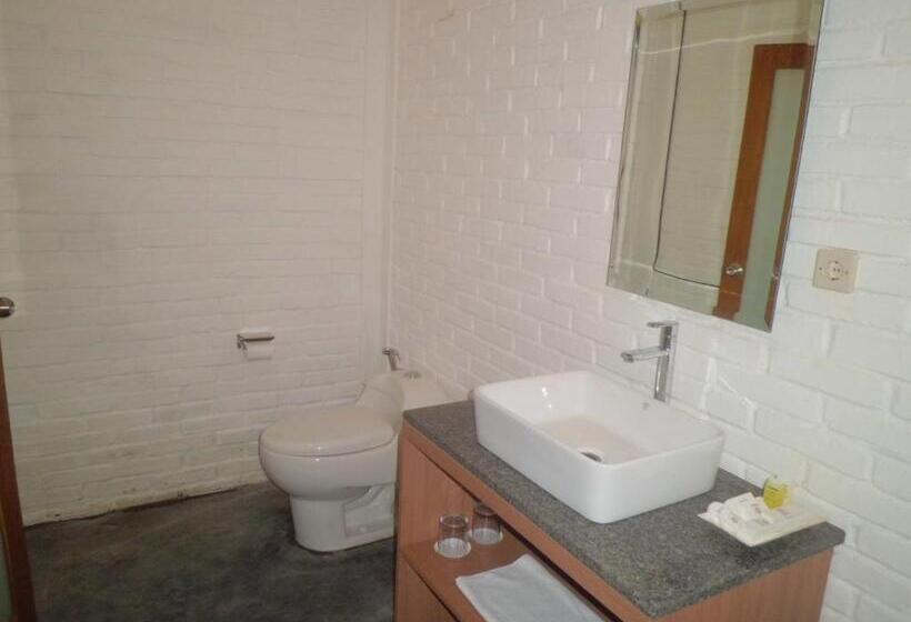 اتاق لوکس سه تخته, Shankara Borobudur