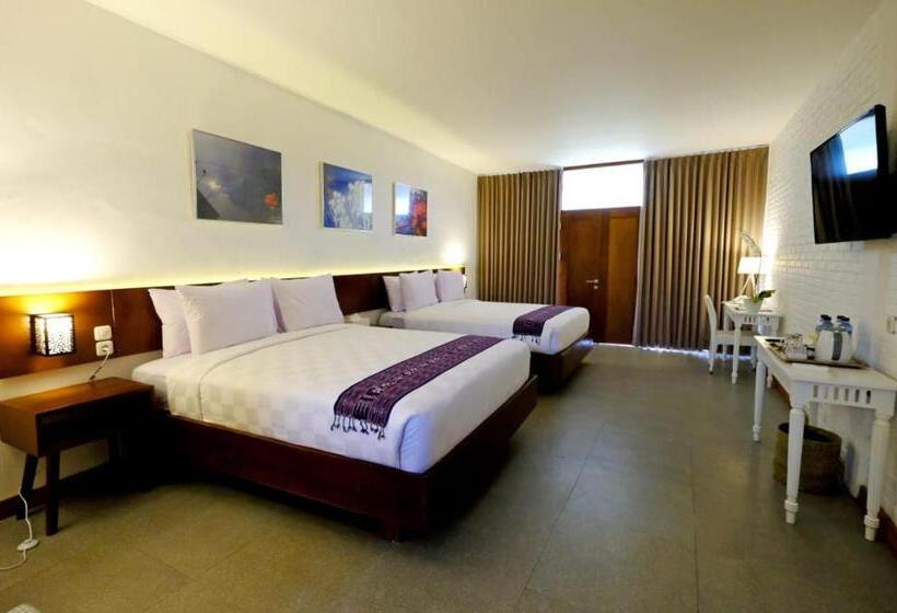 اتاق خانوادگی با چشم‌انداز باغ, Shankara Borobudur