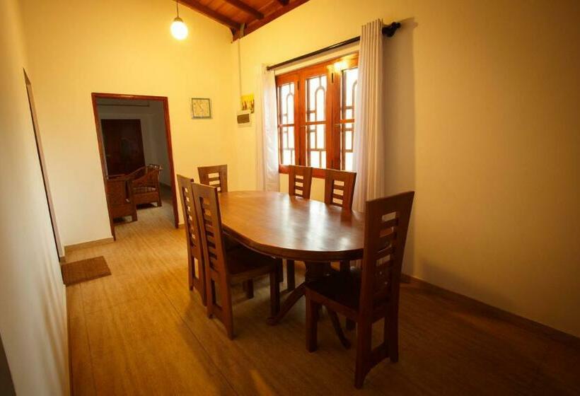 Villa 3 Camere da Letto, Tharanga Surfing Villa