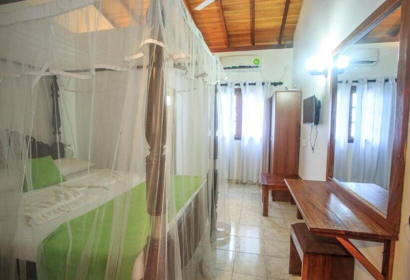 Villa 3 Camere da Letto, Tharanga Surfing Villa