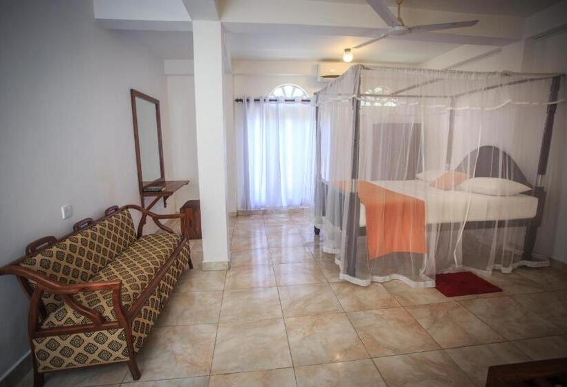 Camera Standard, Tharanga Surfing Villa