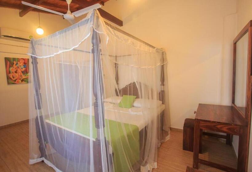 Villa 3 Camere da Letto, Tharanga Surfing Villa